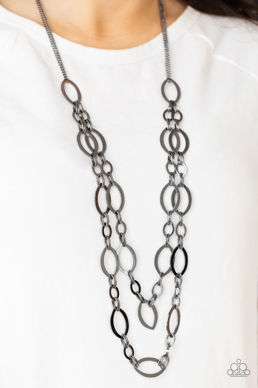 Paparazzi The OVAL-achiever - Black Necklace